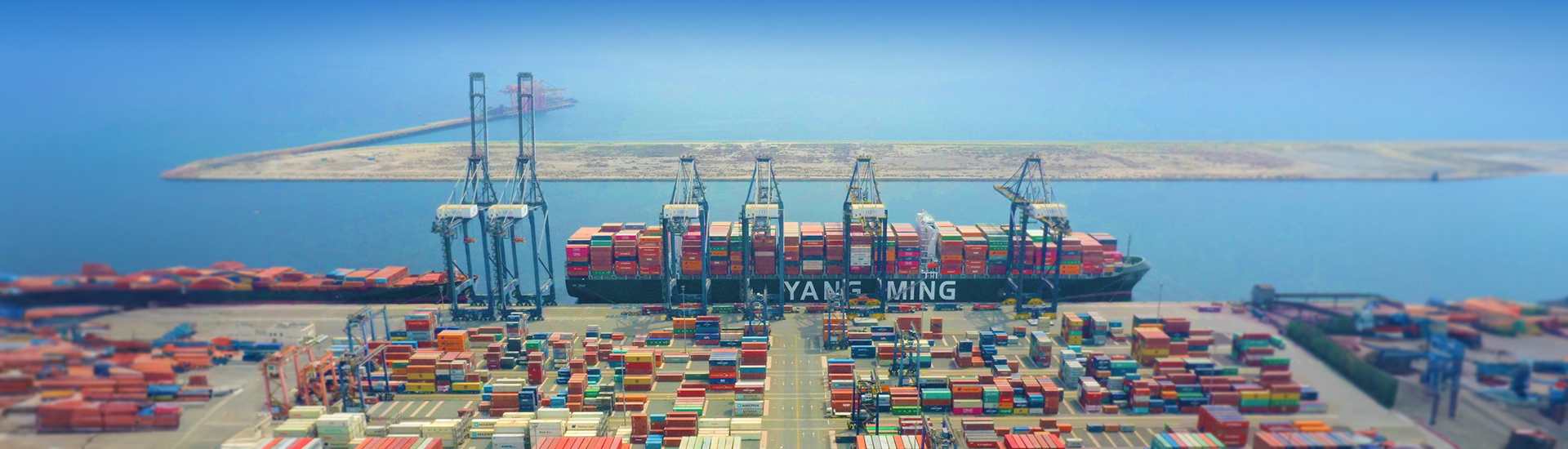 Port of<br />
Sohar